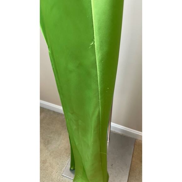 KHANUMS Halter Neck Crystal Embellished Deep V Pear Green Maxi Gown Size XS - Picture 10 of 16